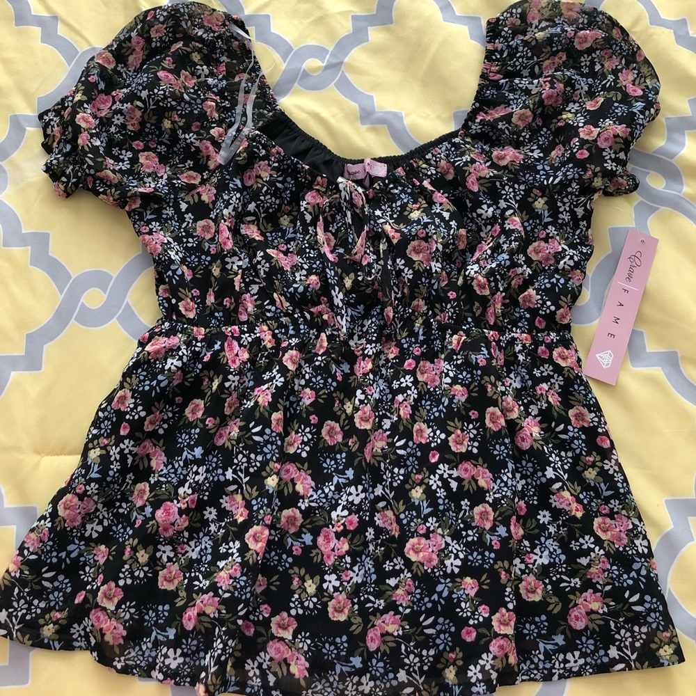 Colorful top, never worn